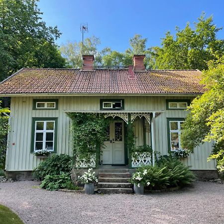 Bed and Breakfast Aeppelgarden Марієстад Екстер'єр фото